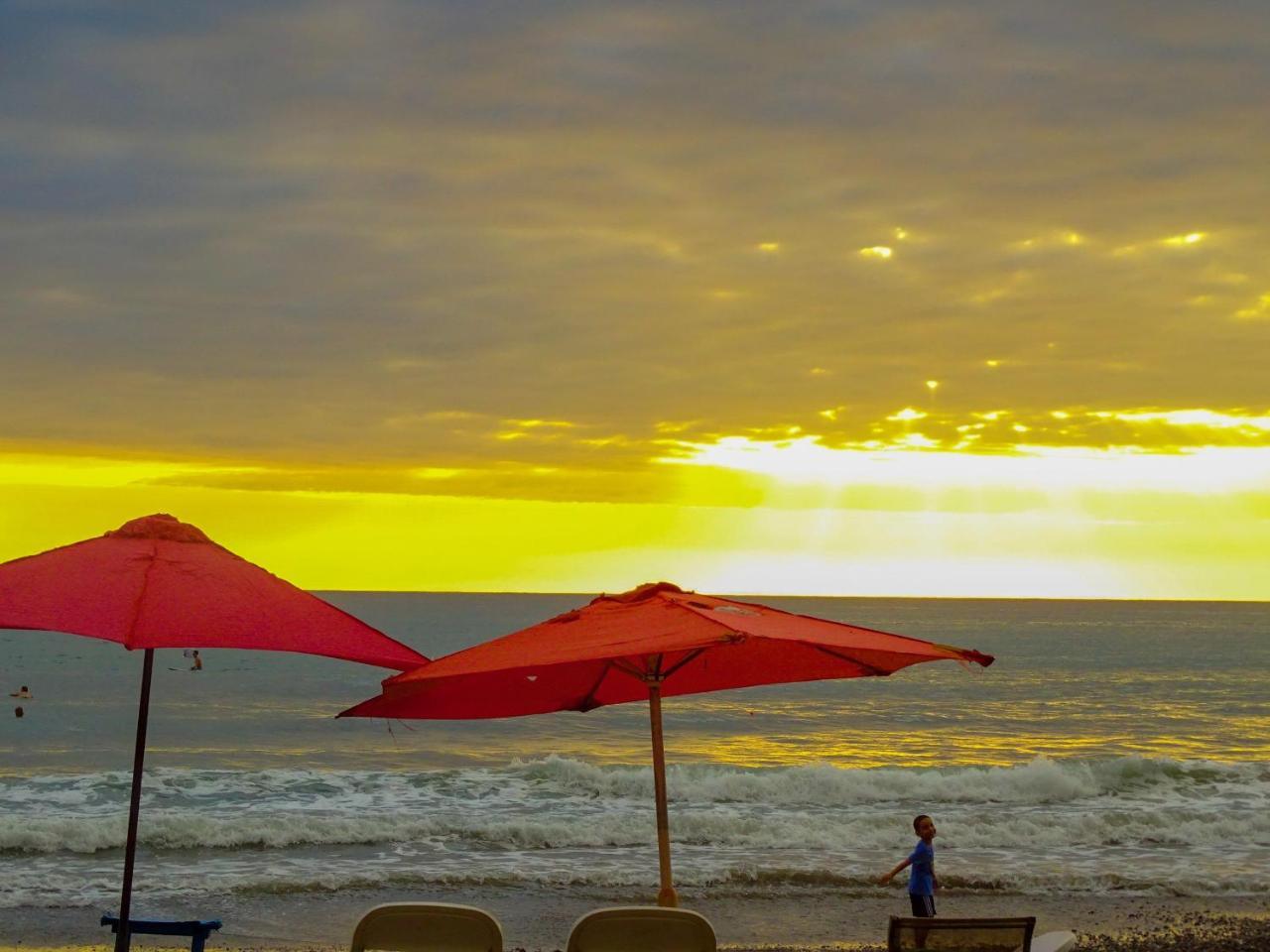 Cabinas Sunset Jaco Exterior photo