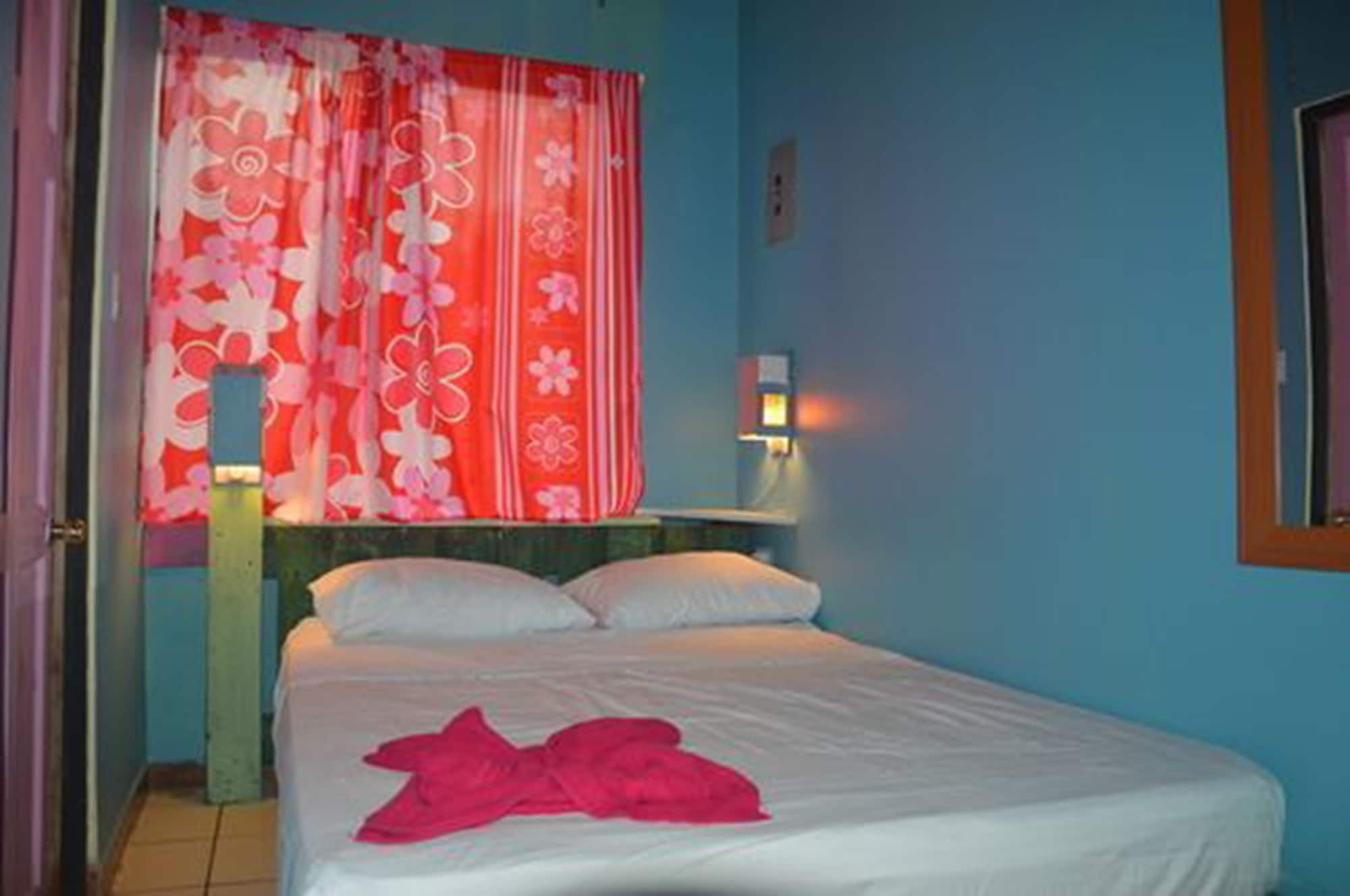 Cabinas Sunset Jaco Exterior photo